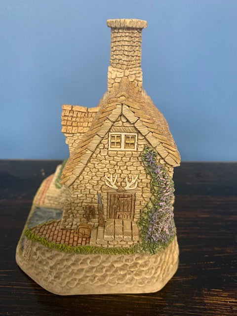 David Winter Cottage The Gamekeeper